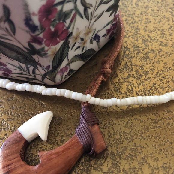 Bali Necklace Fish Hook - Picture 7 of 9